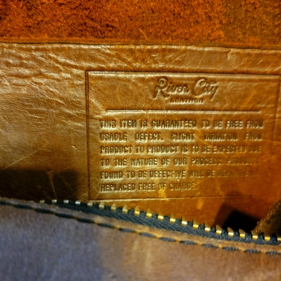 RIVER CITY LEATHER LARGE TOTE - Picture 2 of 3